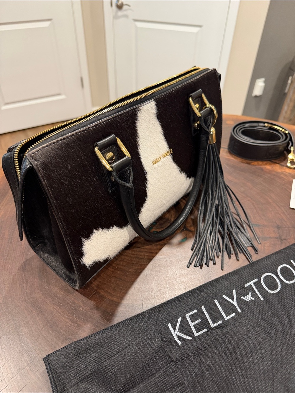 Kelly Tooke- Black & White Haircalf Satchel w/tassel & shoulder strap. - Picture 2 of 8